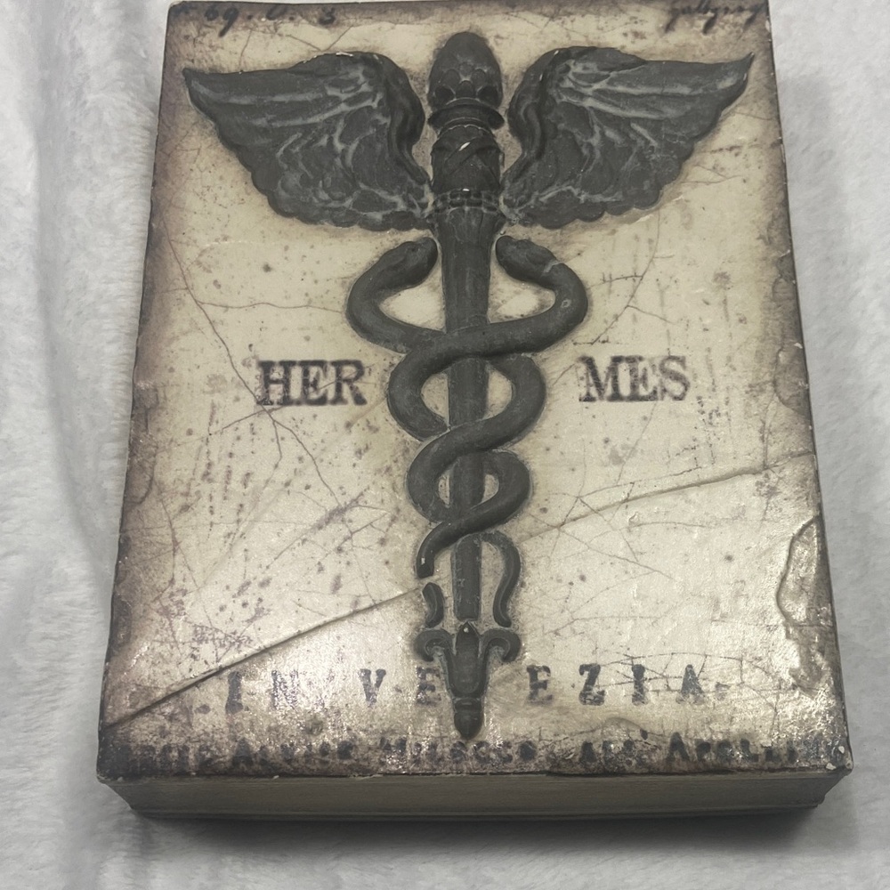 Vintage Style Hermes Box